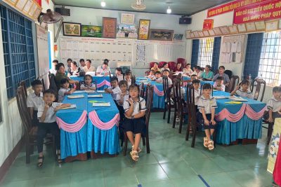 Chiều ngày 21 tháng 3 năm 2026. Nhà trường tổ chức Sinh hoạt chuyên môn về Ứng dụng CNTT và chuyển đổi số vào dạy học. Thực hiện chuyên đề là các đồng chí giáo viên trẻ có năng lực trong việc ứng dung CNTT trong giảng dạy. Sau buổi chuyên đề tập thể CB-Gv nhà trường đã tham gia đóng góp cho tiết dạy nhằm hoàn thiện hơn trong các tiết dạy tiếp theo.